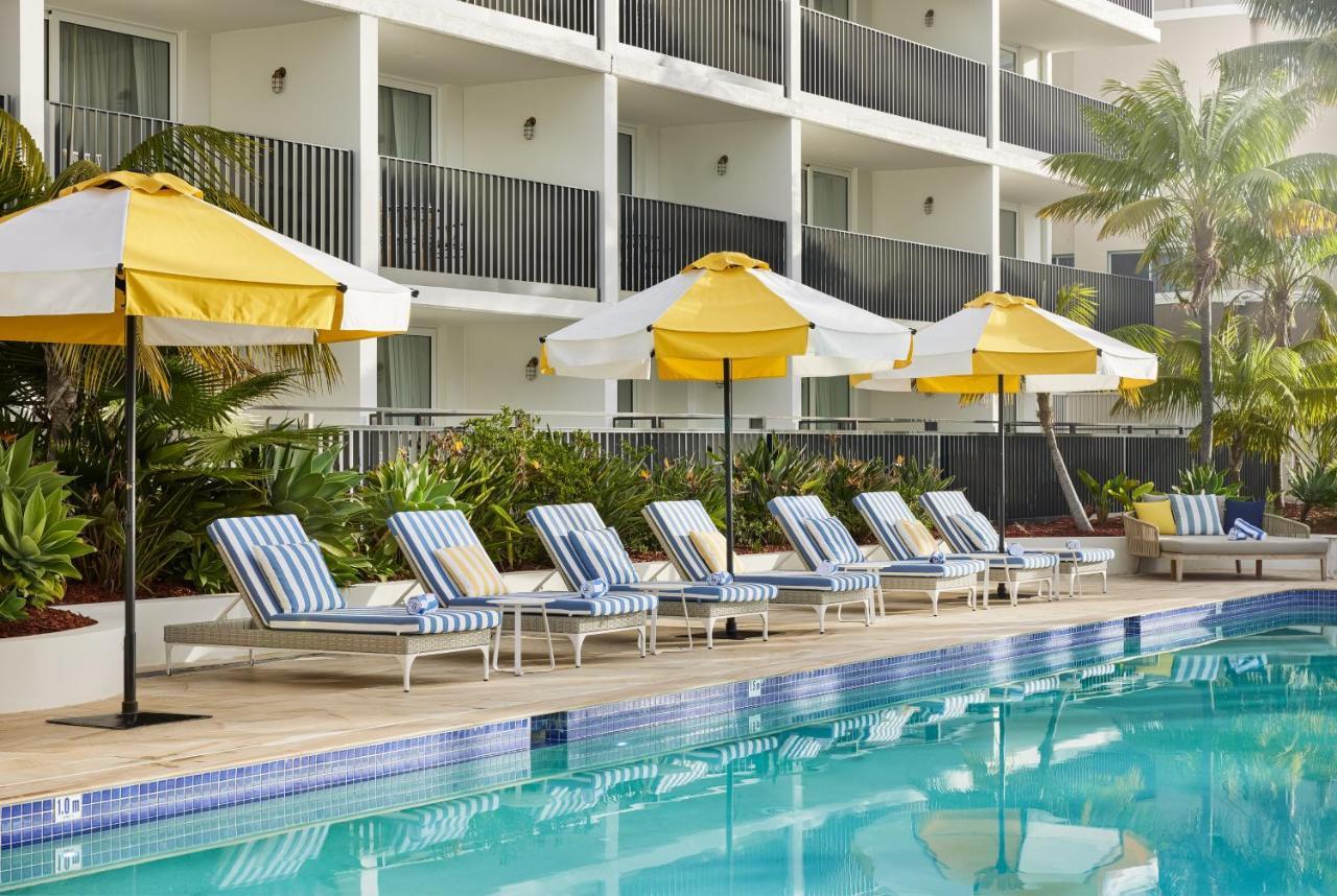 The Beachcomber Hotel & Resort, Ascend Hotel Collection Toukley Ngoại thất bức ảnh The pool at The Standard, East Village