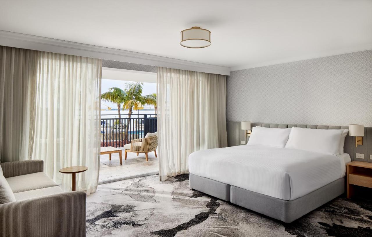 The Beachcomber Hotel & Resort, Ascend Hotel Collection Toukley Ngoại thất bức ảnh A guest room at the Hilton San Diego Bayfront