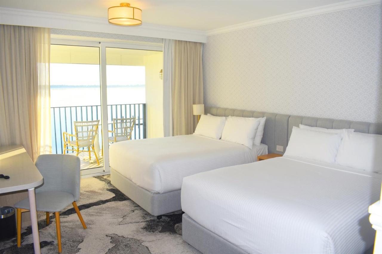 The Beachcomber Hotel & Resort, Ascend Hotel Collection Toukley Ngoại thất bức ảnh A room at the Hilton San Diego Bayfront