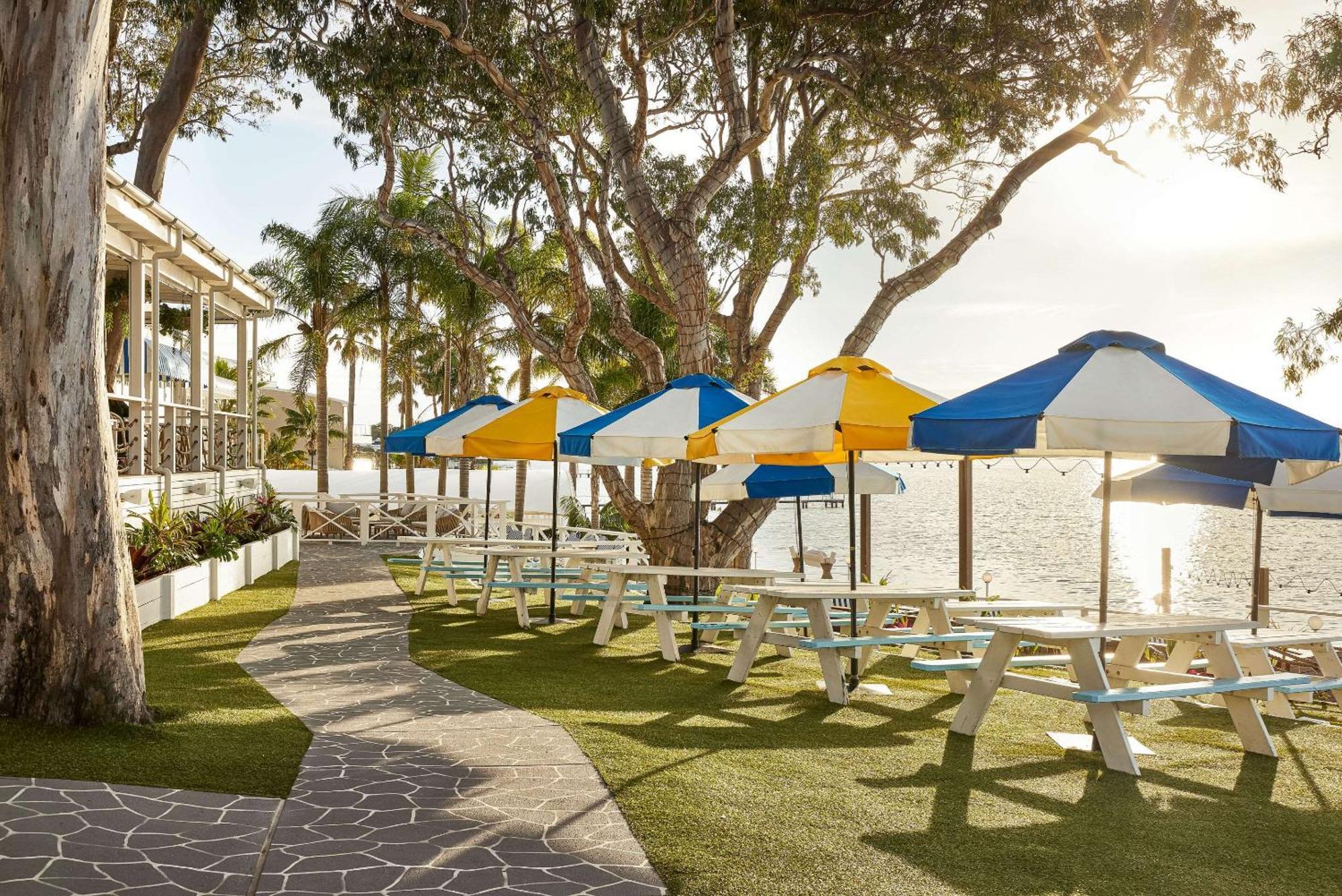 The Beachcomber Hotel & Resort, Ascend Hotel Collection Toukley Ngoại thất bức ảnh The Deck