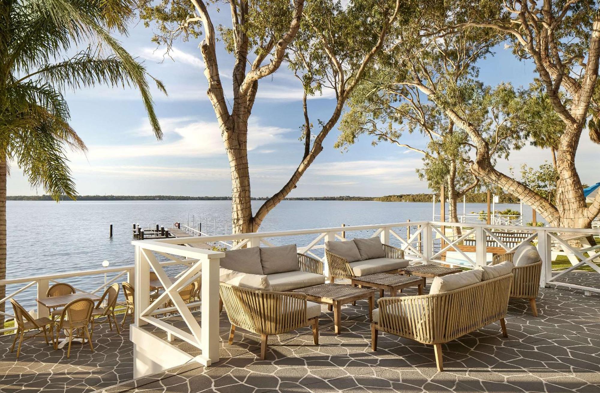 The Beachcomber Hotel & Resort, Ascend Hotel Collection Toukley Ngoại thất bức ảnh The Lake House