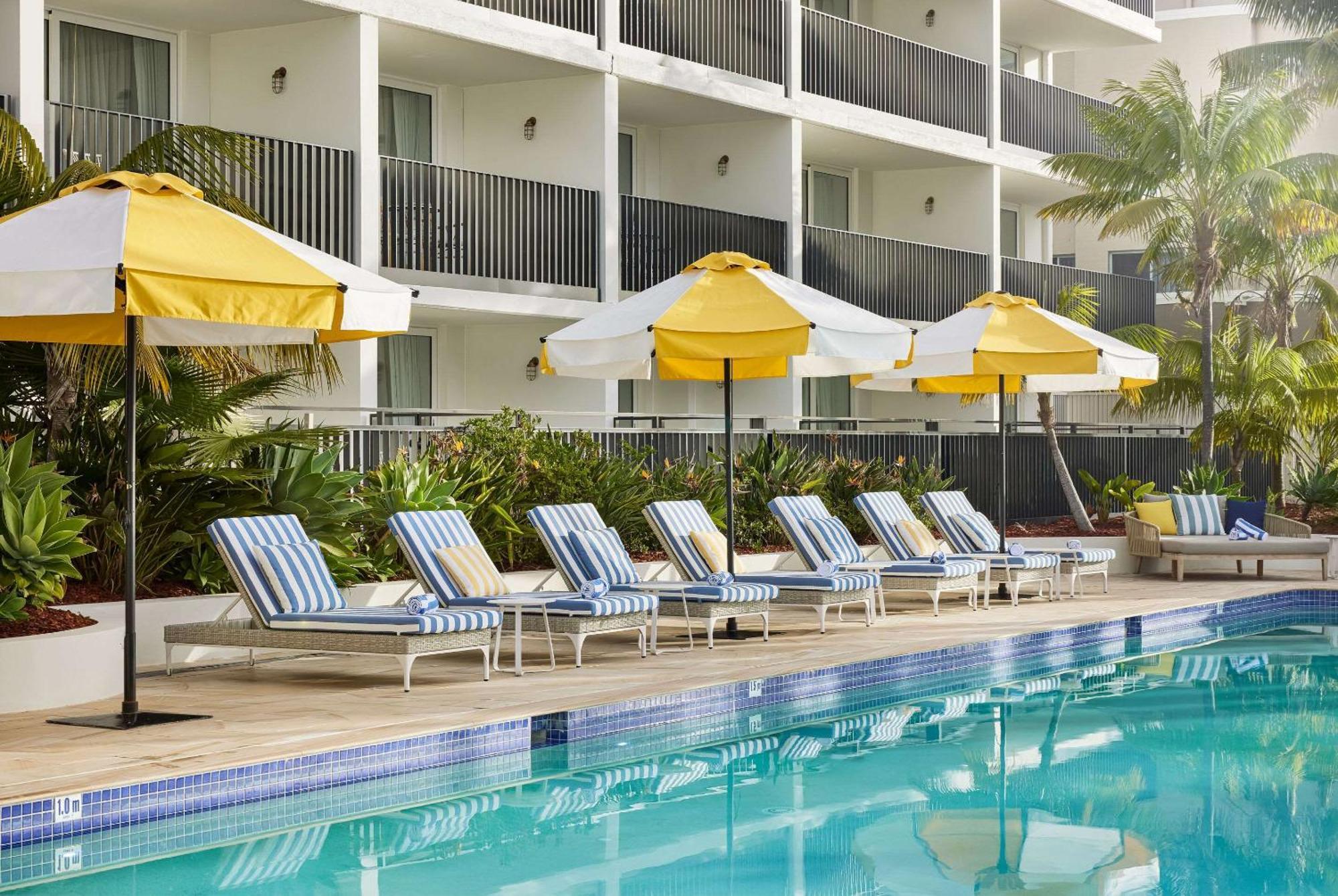 The Beachcomber Hotel & Resort, Ascend Hotel Collection Toukley Ngoại thất bức ảnh The pool at The Standard, East Village